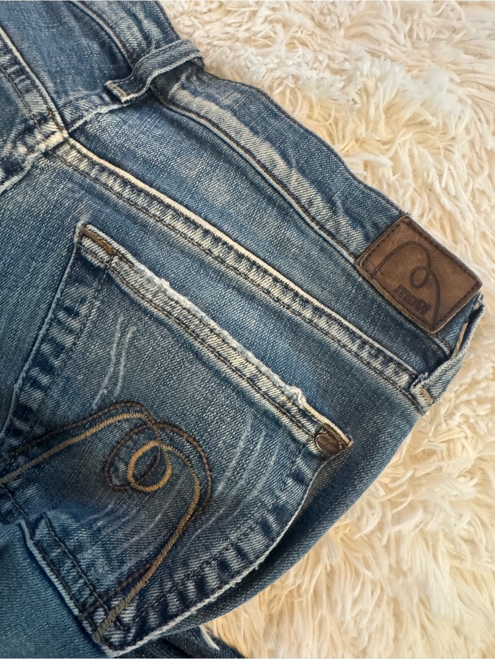 Mavi Marie 
Women’s Blue Denim Jeans with Contrast Stitching